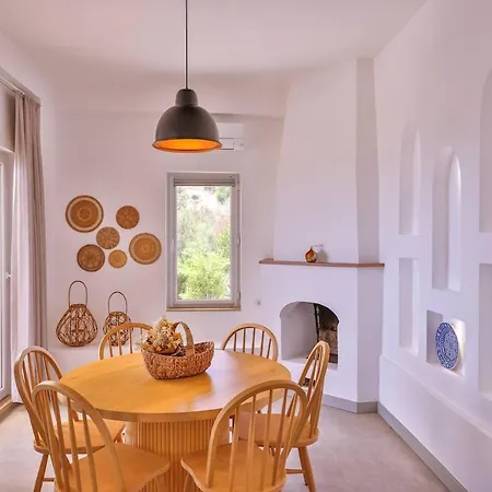 Melissa Peninsula Villa *